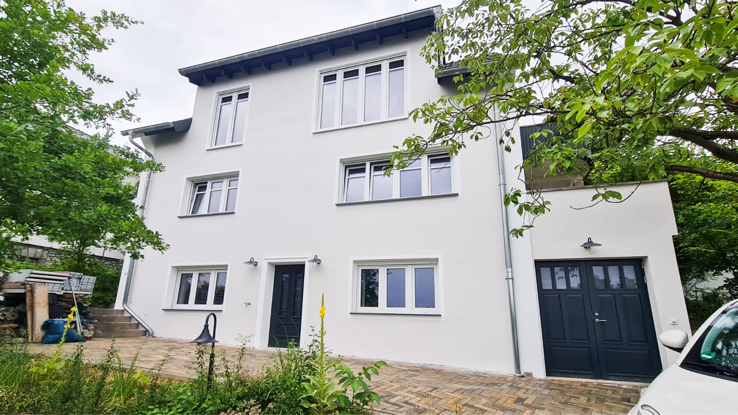 Fertiggestelltes Wohnhaus